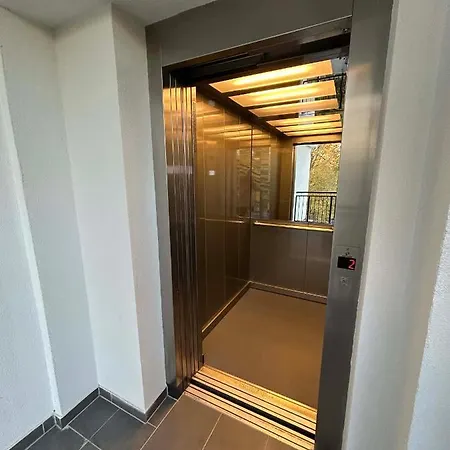 Helikon Apartman شقة