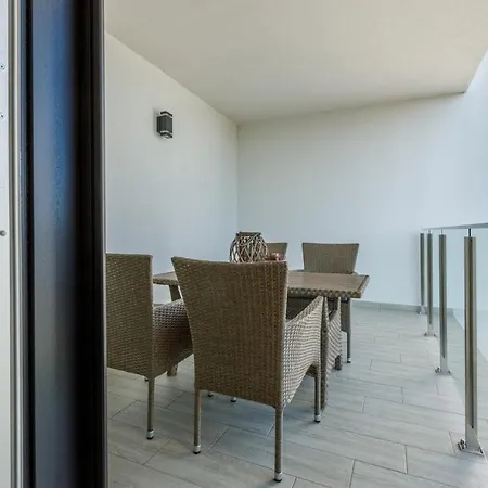 Lejlighed Helikon Apartman Keszthely