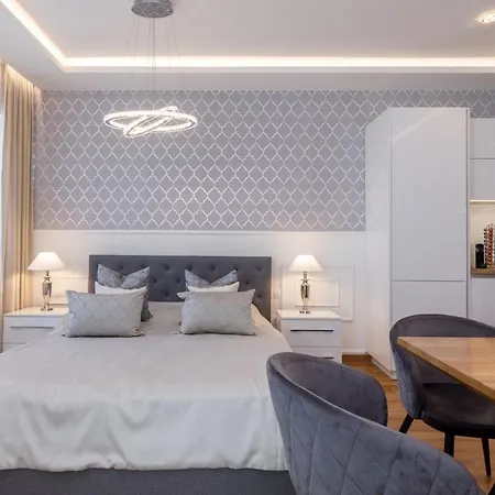Lejlighed Helikon Apartman Keszthely