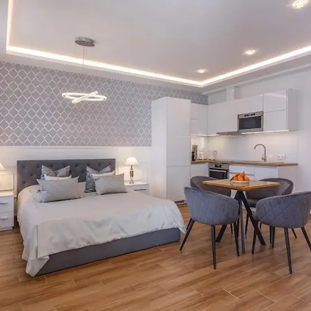 Lejlighed Helikon Apartman Keszthely